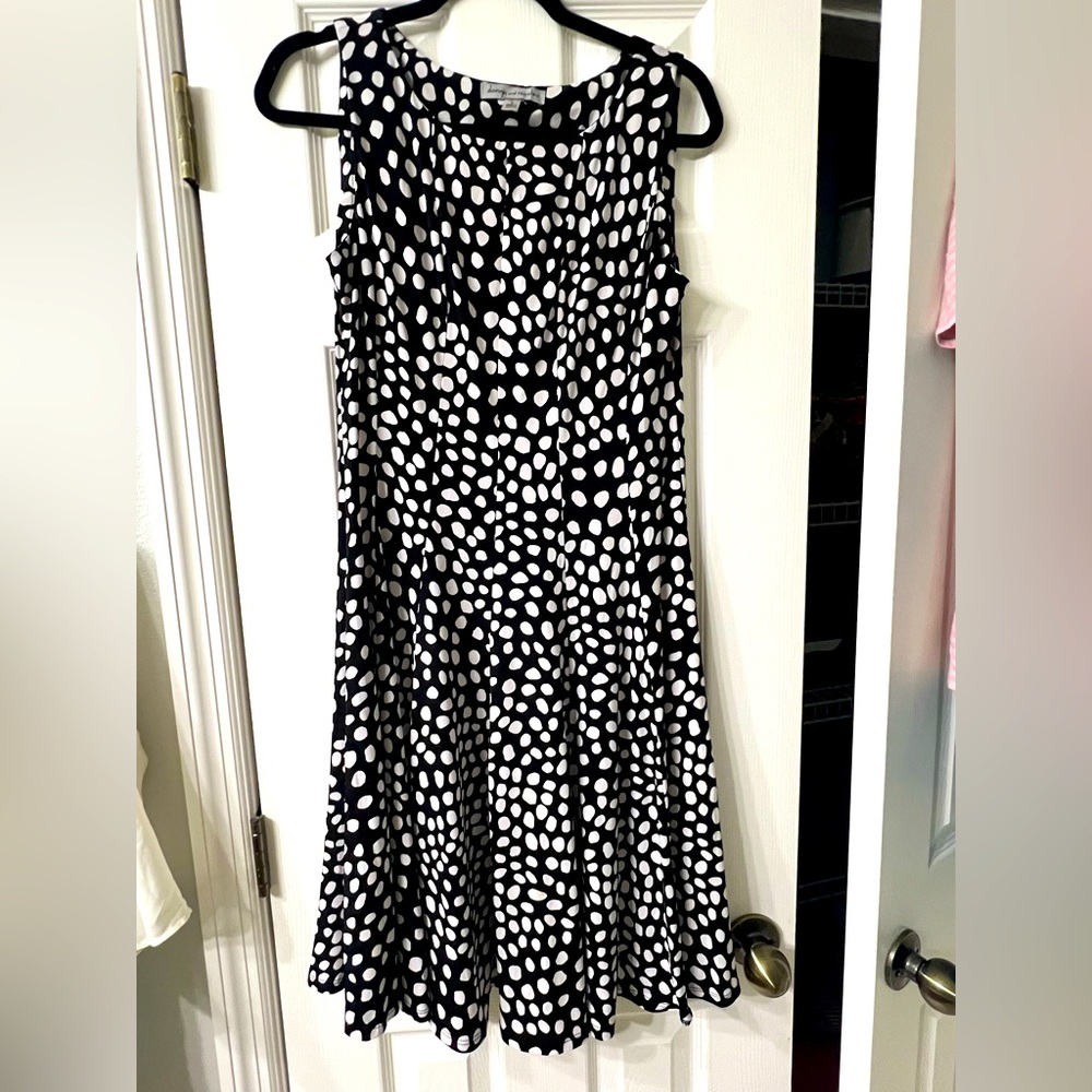 Fit and flare, midi dress